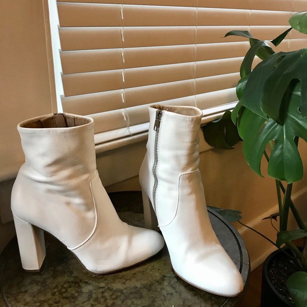 Steve Madden ‘EDITOR’ Bootie - White Leather Boot